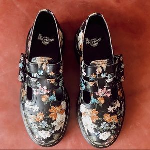 NEW Dr. Martens 8065 Style